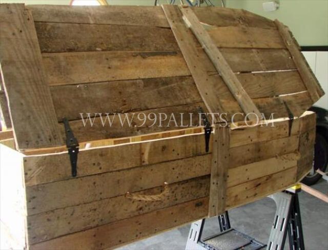 DIY Pallet Wood Low Cost Coffin