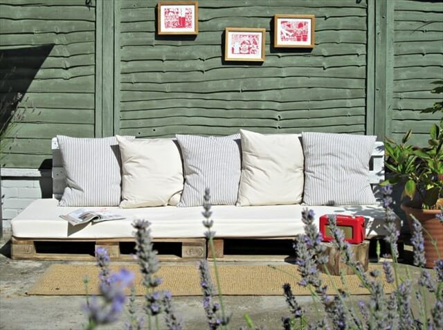 DIY Sofas Made from Pallet