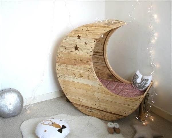 recycled pallet moon cradle