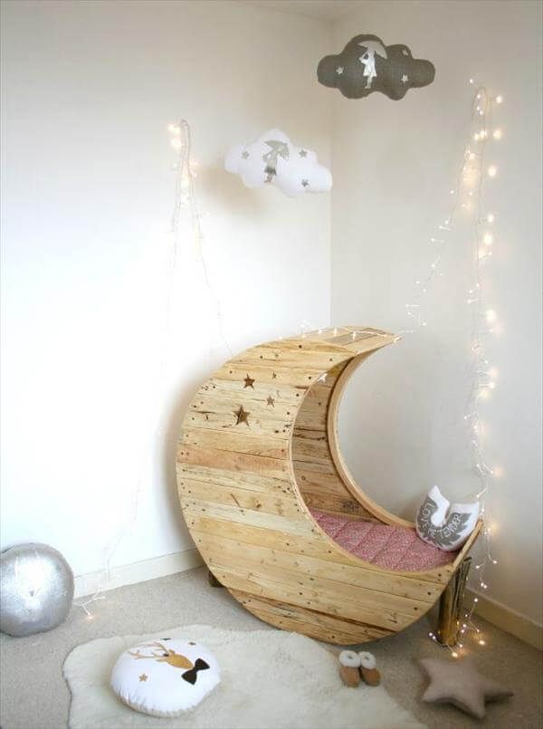 baby moon cradle out of pallet
