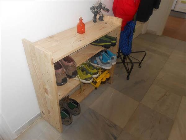 DIY Shoe Rack from Pallet Wood