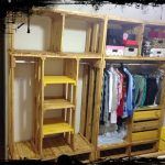 repurposed pallet closet