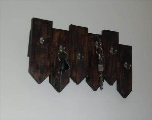 DIY Pallet Wood Key Rack