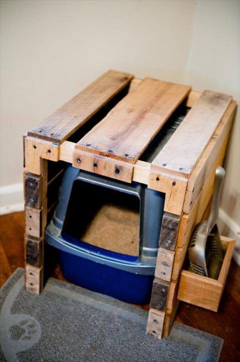 DIY Pallet Litter Box With Scoop Holster