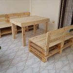 recycled table and chairs out of pallet