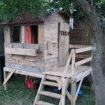 recycled pallet playhouse