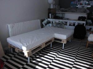 DIY Pallet Sectional Sofa Plan