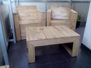 DIY Pallet Bistro Styled Furniture