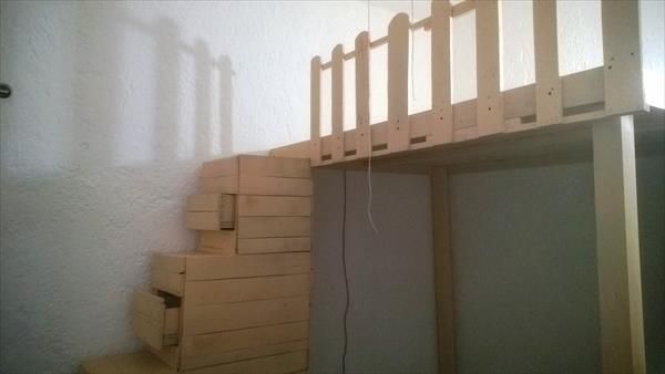 diy salvaged pallet stairs with storage