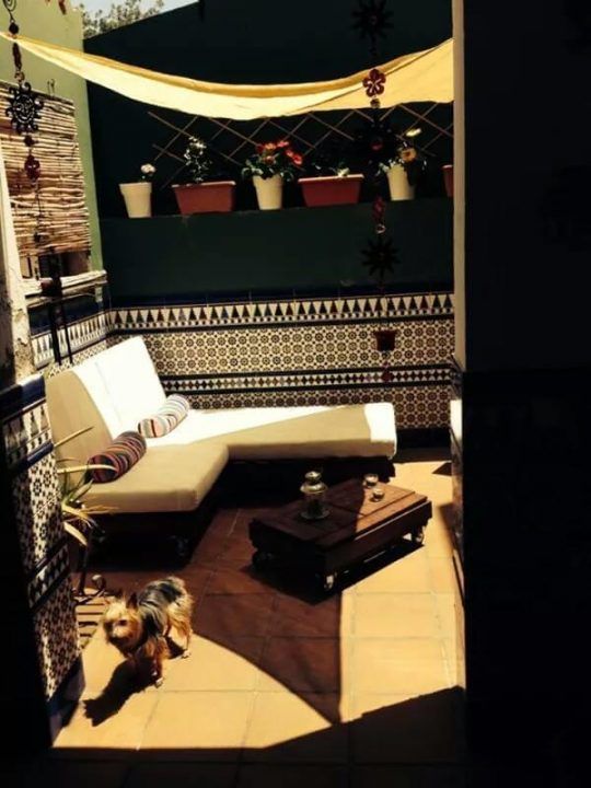 DIY Rustic Pallet L Shaped Sofa