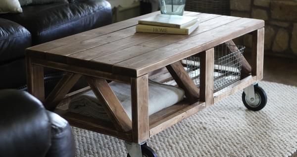 repurposed pallet wood coffee table