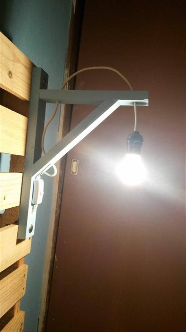 DIY Pallet Lamp Light for Headboard