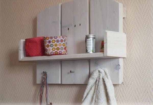 upcycled pallet shelf and towel rack