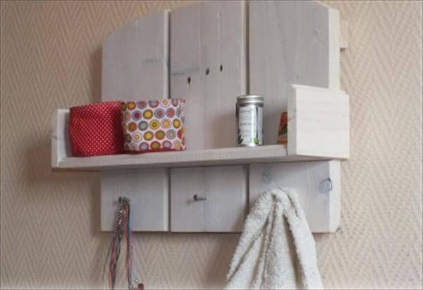 Pallet Towel Rack Shelf