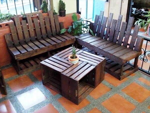 repurposed pallet sitting furniture