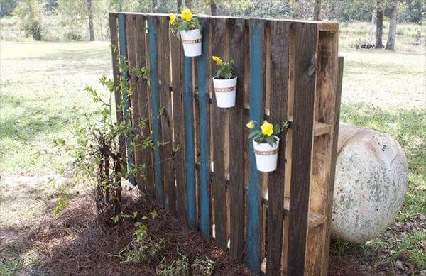 upcycled pallet garden wall