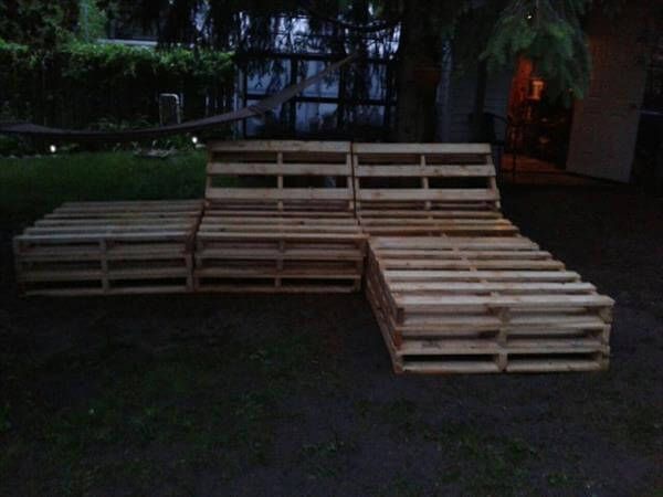 recycled pallet outdoor sitting furniture