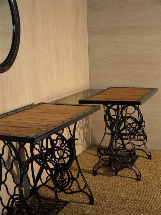 DIY Pallet and Old Sewing Machine Dressing Table