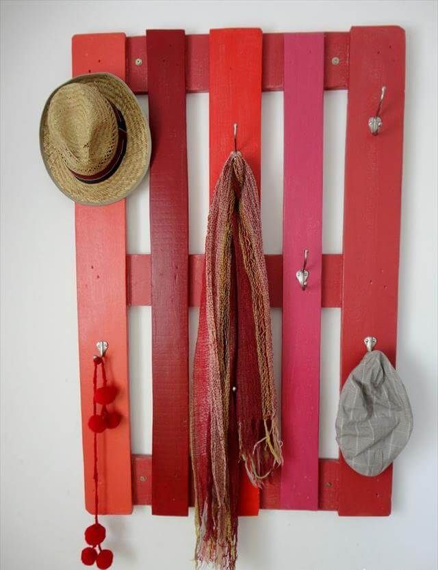 Simple Pallet Wood Coat Rack with Hooks