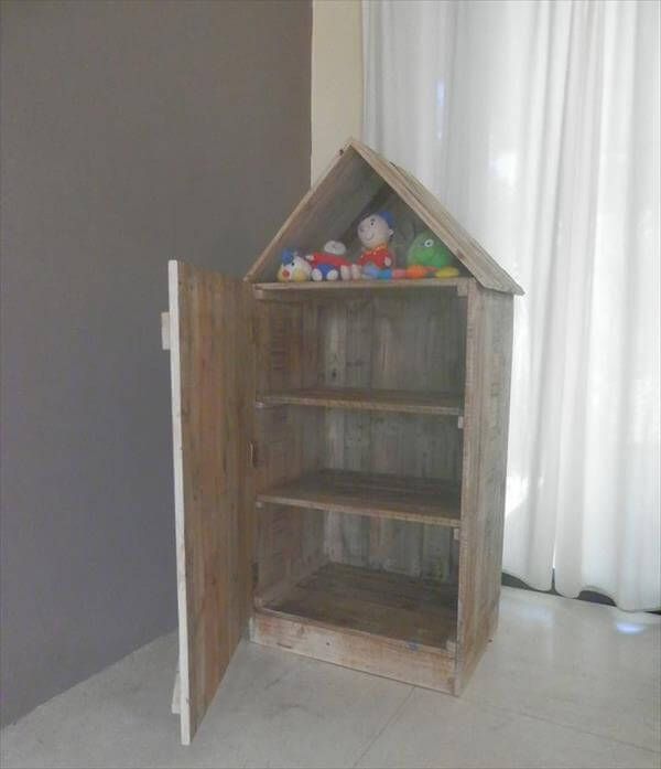 upcycled pallet doll house with storage