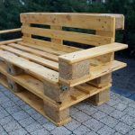 reclaimed pallet bench