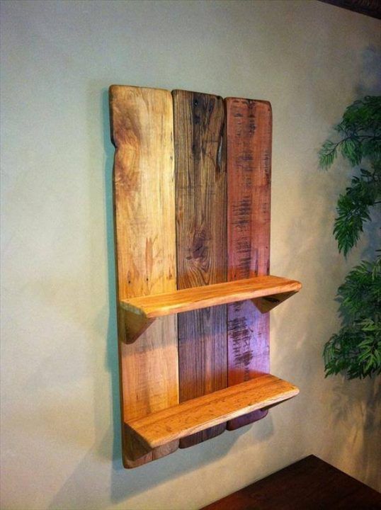 diy-pallet-wall-hanging-picture-shelf