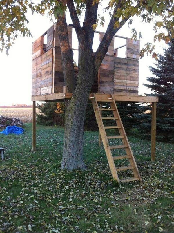 reclaimed pallet tree playhouse