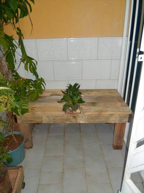 diy rustic pallet table with planter