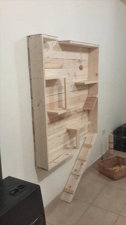 Reclaimed Pallet Cat Playhouse