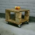 recycled pallet rolling coffee table