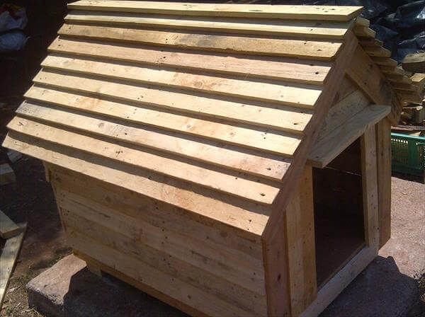 repurposed pallet chevron doghouse
