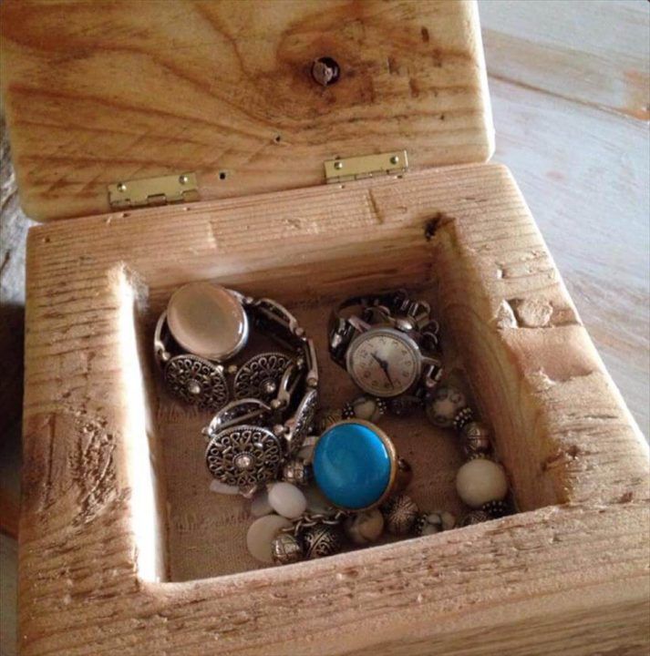 DIY Pallet Jewelry Box