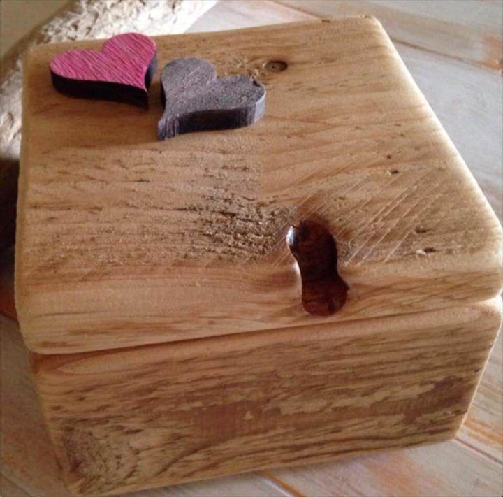 DIY Pallet Jewelry Box