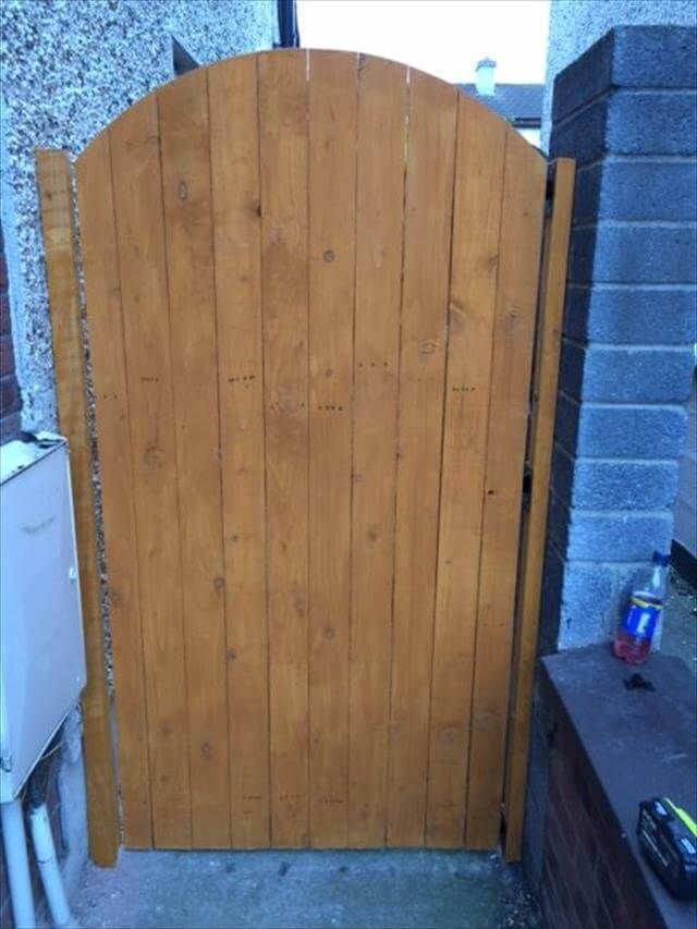 recycled pallet entryway gate