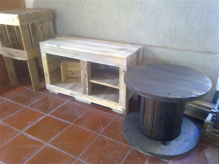 upcycled pallet media console