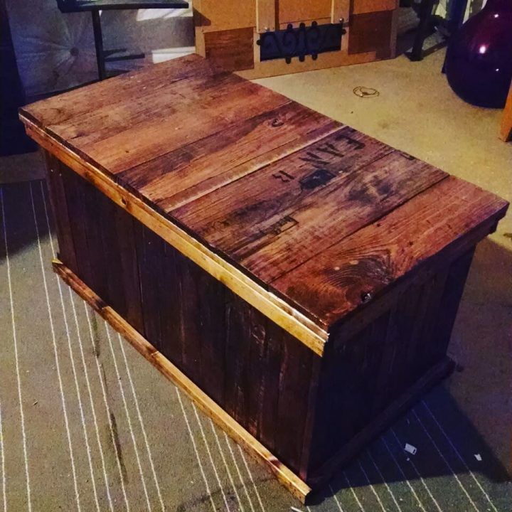 Trunk from Reclaimed Wood Pallets