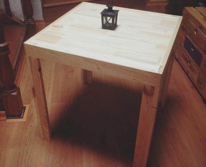 pallet-medium-size-dining-table