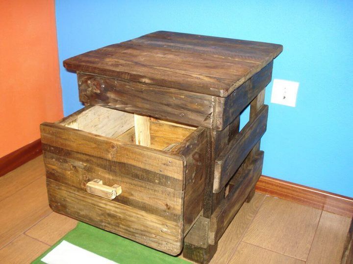 DIY Pallet Nightstand with One Drawer