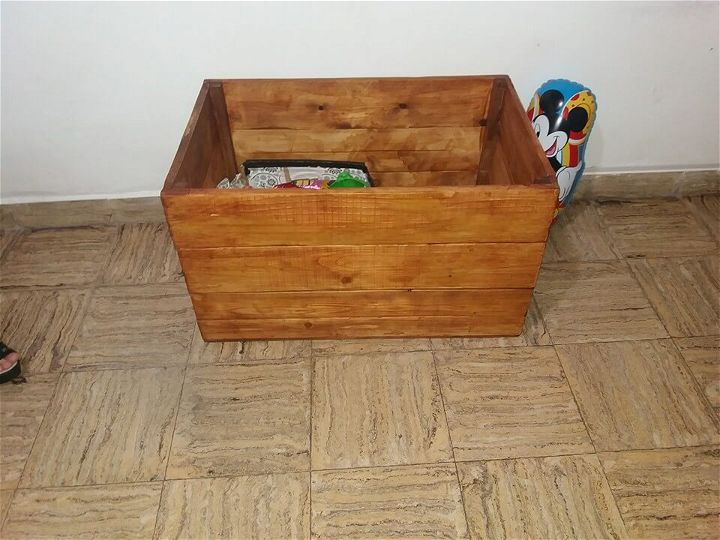 up-cycled pallet toy crate