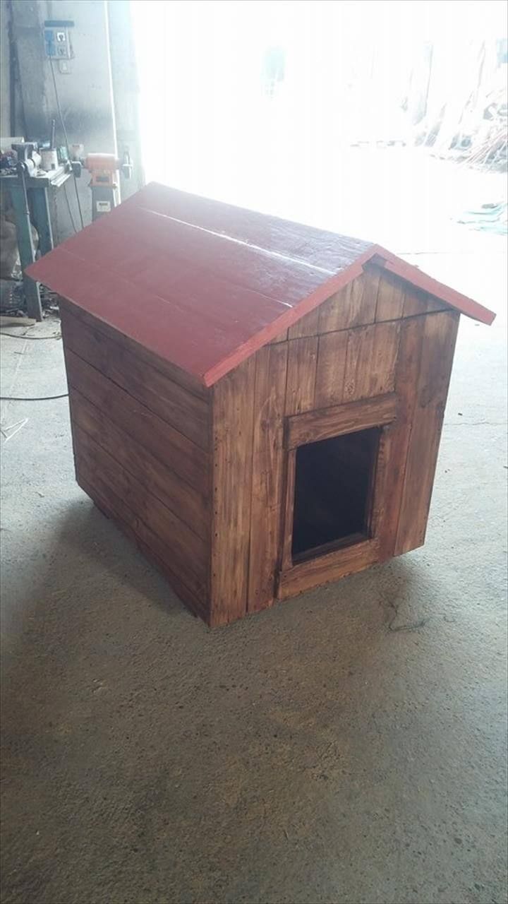 upcycled wooden pallet doghouse