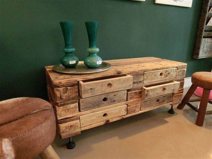 Accent pallet coffee table with drawers