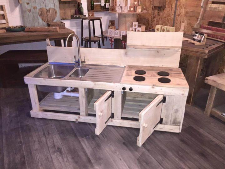 Pallets Wood Mud Kitchen