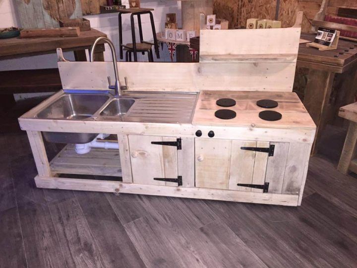 Pallets Wood Mud Kitchen