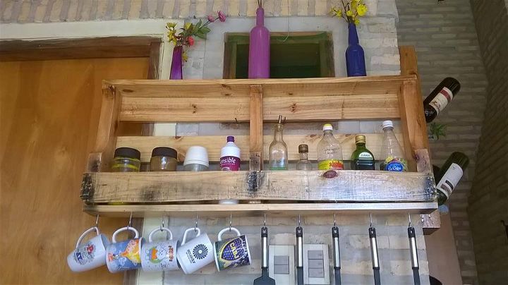 pallet kitchen shelf