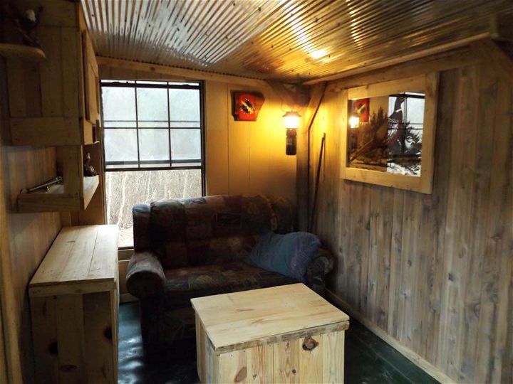repurposed pallet outdoor cabin