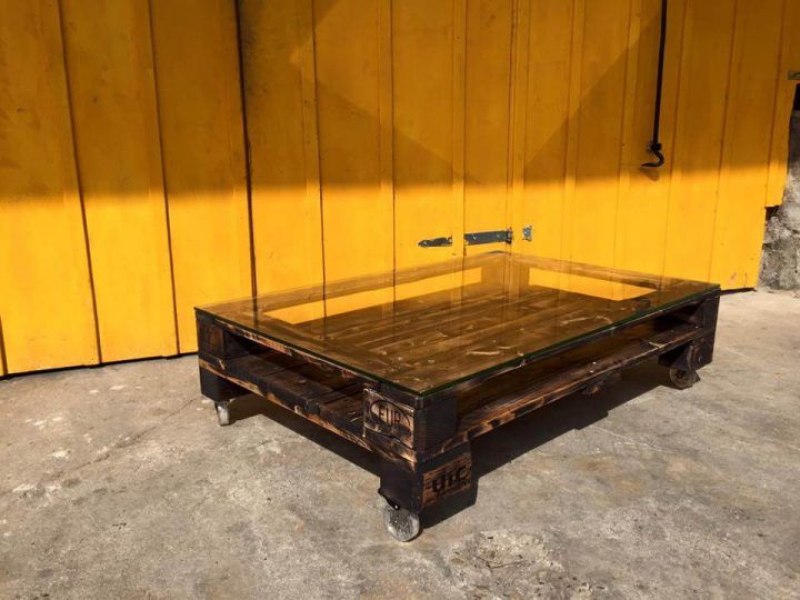 DIY Pallet Coffee Table with Glass Top & wheels