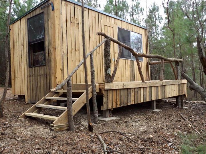 self-installed pallet outdoor cabin