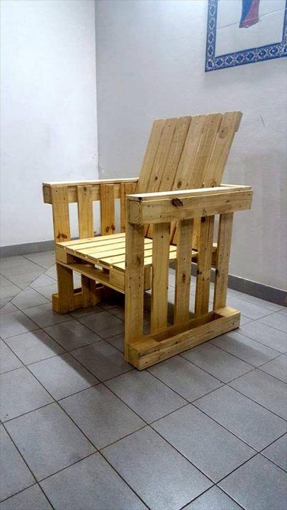 DIY Pallet Armchair Design