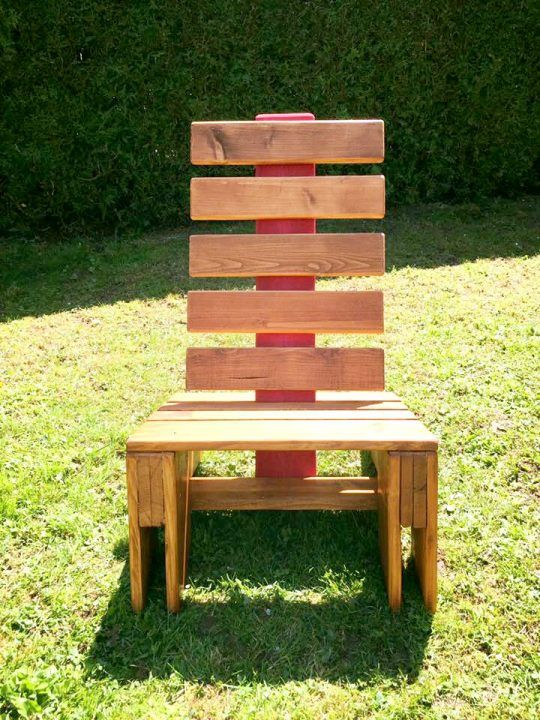Pallet Lounge Chair DIY Wood Projects