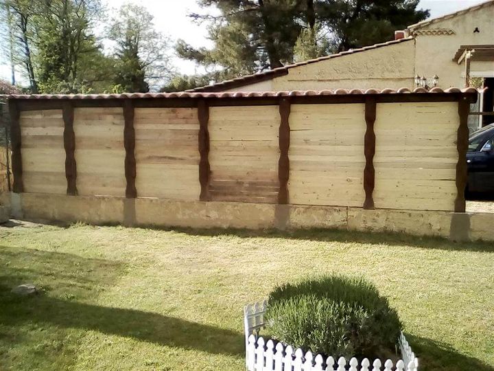 wooden pallet shed